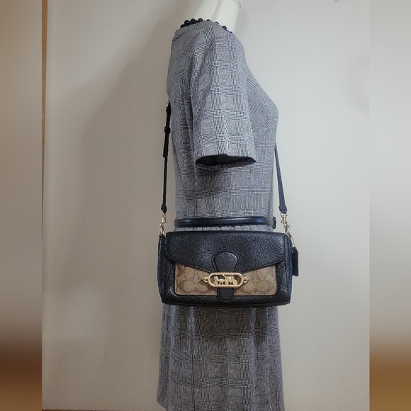 Coach crossbody+wallet $600 retail - Picture 8 of 11